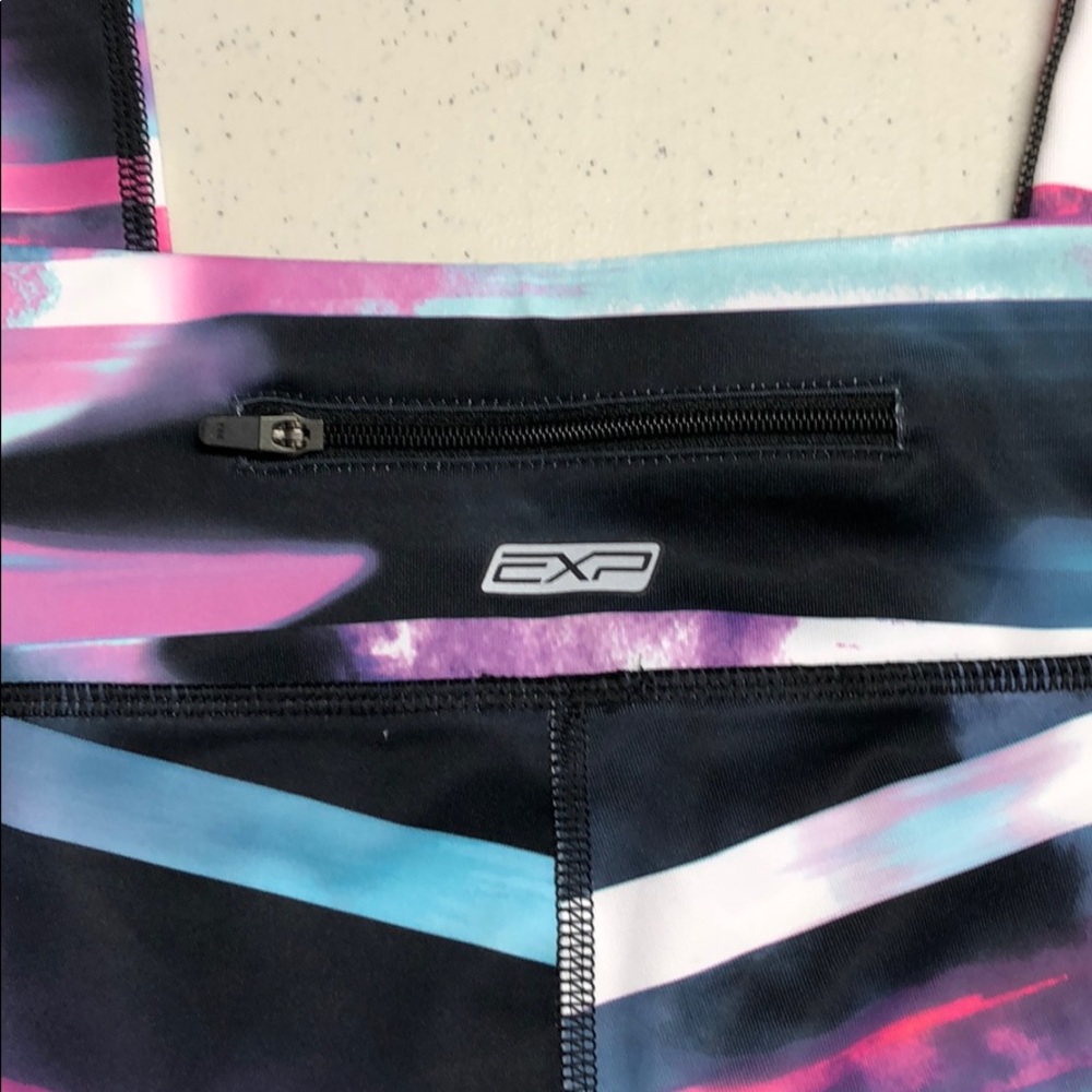 Express EXPcore Multicolored Capri leggings size XS - Picture 7 of 9